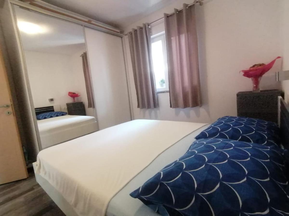 Apartments Nana Biograd Na Moru Exterior photo